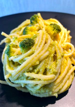 Foto di Spaghetti con crema di broccoli e grana padano