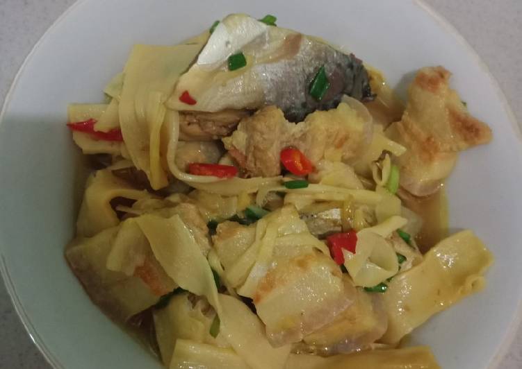 Cá nục kho măng hình đại diện món