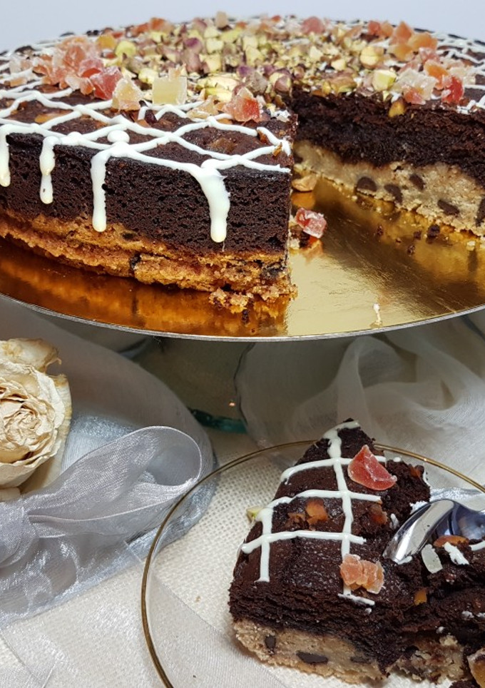 Una foto de Brookiepie ó Cookie-Brownie con Papaya crujiente & Pistachos!