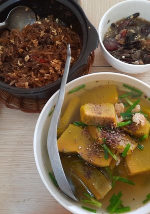 Hình của món Cá cơm kho tộ +ba khía trộn+bí đỏ nấu tôm khô.