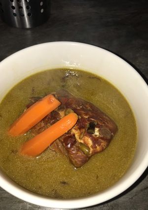Una foto de Lomo en salsa