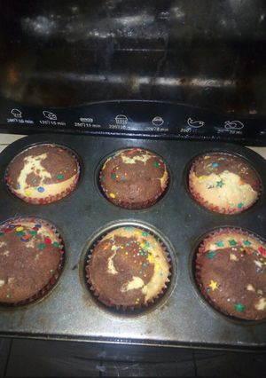 A picture of Yummy Cup Cakes with Sprinkles.
