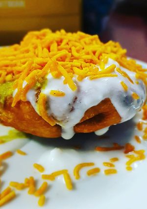 A picture of Khasta kachori.