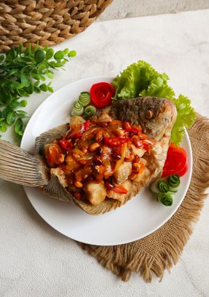 Foto resep Ikan Goreng Saus Mangga Ala Thailand