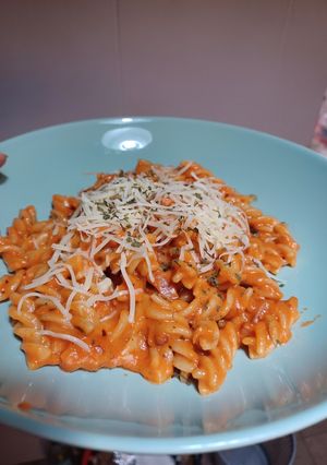 Una foto de Pasta con salsa de pimiento asado o Roasted Red Pepper Sause