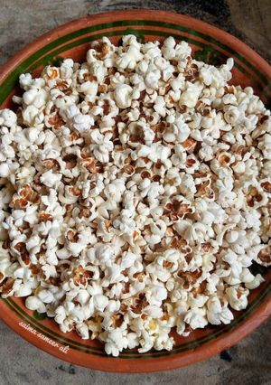 A picture of Saltish buttery popcorns.