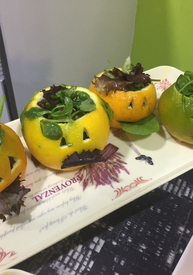 Una foto de Calabacitas de Naranja 🍊 terrorífica 👻👽☠️👀