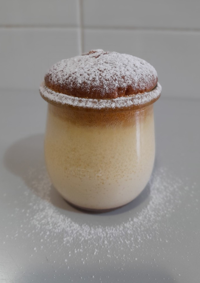 Una foto de Flan japonés con bizcocho Castella (al toque de Baileys)