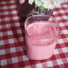 A picture of Mcdonald style Strawberry Shake.