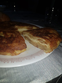Una foto de Tortilla de patatas rellena de queso