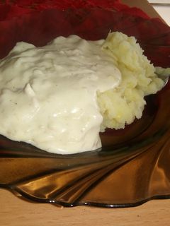 Tejfölös csirke krumplipürével recept fotója