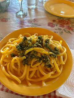 Una foto de Fideos al pesto