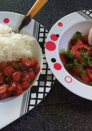 Una foto de Salchichas en salsa
