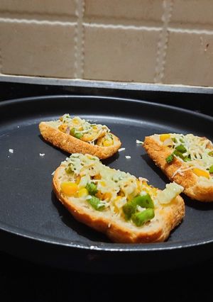 A picture of Garlic bread bruschetta.