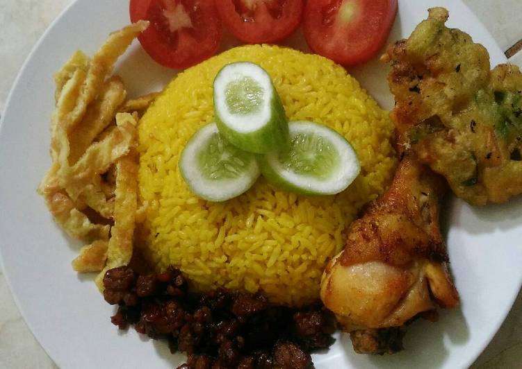 Nasi Kuning Ricecooker