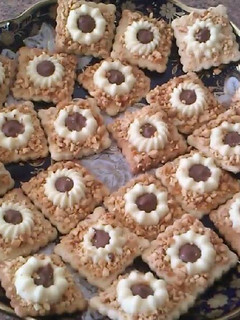 Una foto de Galletas de chocolate blanco y negro