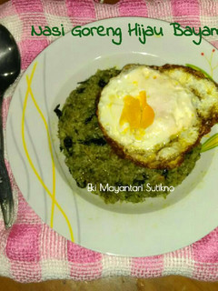 Foto resep Nasi Goreng Hijau Bayam & Telur Ceplok