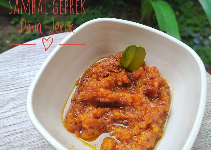 Resep Sambal Geprek Daun Jeruk Oleh Icha Khairunnisa Cookpad 3726