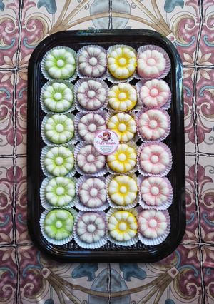 Foto resep Putu ayu lembut tahan 4 hari cuma 2 telur. 1800-2000/biji