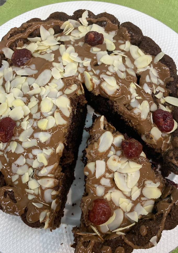 Шоколадний бісквіт з вʼяленою вишнею та журавлиною 🍒