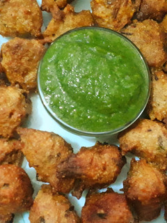 कुट्टू के आटे की करारी पकौड़ी(kuutu ke aate ki krari pakodi recipe in hindi_ रेसिपी मुख्य फोटो