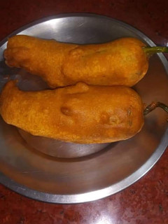 மிளகாய் உருளைக்கிழங்கு பஜ்ஜி (Milakaai urulaikilanku bajji recipe in tamil) செய்முறை முக்கிய புகைப்படம்