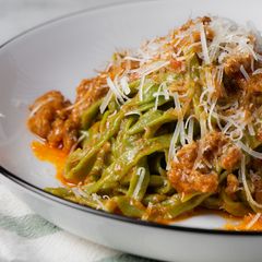 A picture of Bell Pepper Pasta with Ground Pork.