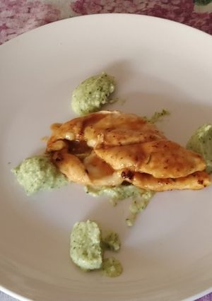 Foto di Petto di pollo agli Agrumi con Pesto di Zucchine e Menta