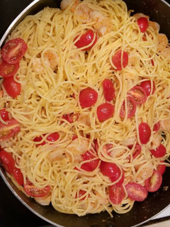 Una foto de Spagetti con camarones y limón