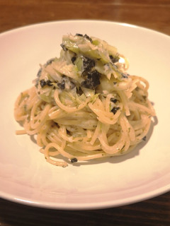 Foto di Pasta giapponese con porro, alghe nori e formaggio cremoso