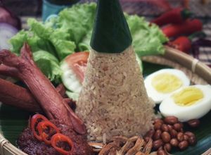 Gambar Nasi Lemak BEETROOT
