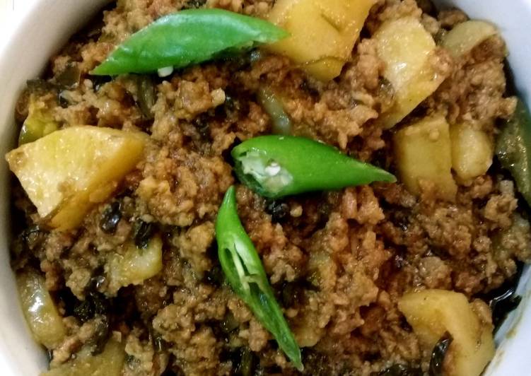 Step-by-Step Guide to Make Favorite Meethi Aloo Qeema