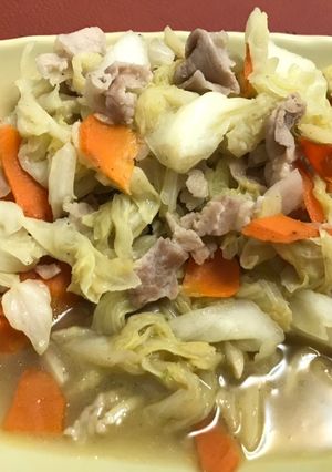👩🏻‍🍳高麗菜炒肉片-冷凍五花肉片-簡易家常菜 的食譜成品照片