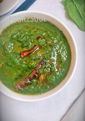 A picture of Lasooni Palak.