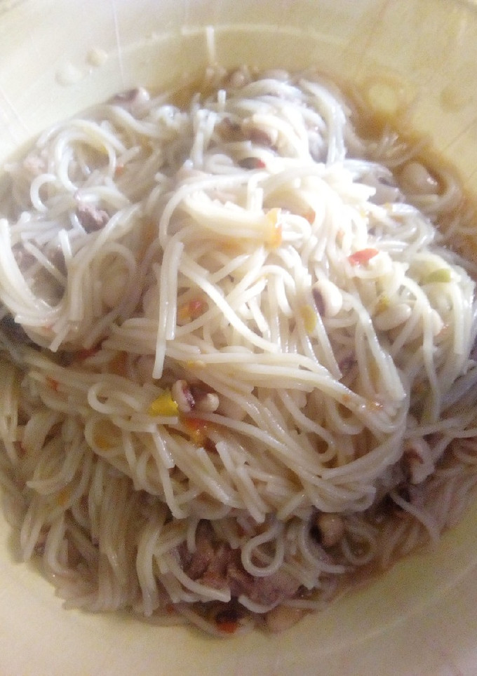 A picture of Spaghetti and bean.