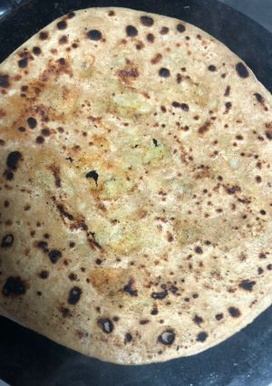 A picture of Alo ka paratha.