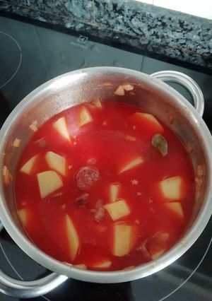 Una foto de Patatas con chorizo