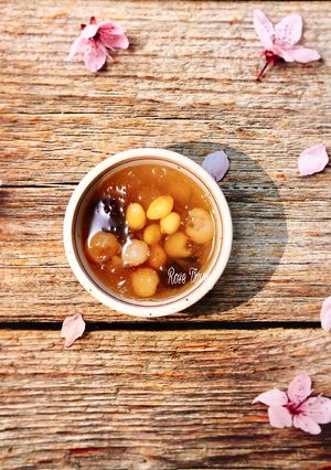Hình của món Yến Chưng Tứ Bảo.
