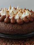 Torta brownie con copos de dulce de leche y merengue!!