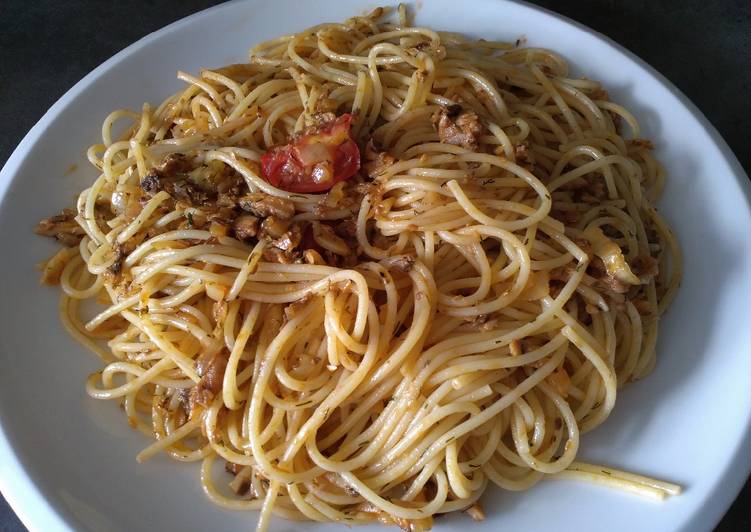 Steps to Prepare Homemade Spaghetti with Sardine and Dill