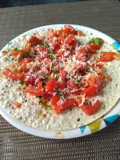 મસાલા  પાપડ(masala papad in gujarati) રેસીપી મુખ્ય ફોટો
