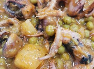 Foto di Moscardini con patate e piselli in umido