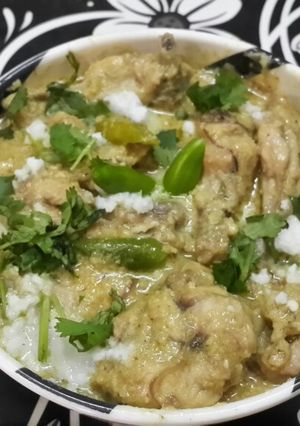 A picture of Hyderabadi White Chicken Korma.