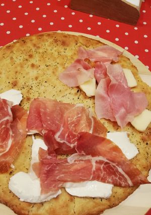 A picture of Focaccia Bianca.