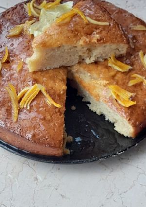 A picture of Lebanese yoghurt lemon cake.