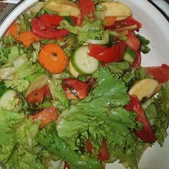 A picture of Healthy salad vinaigrette dressing.