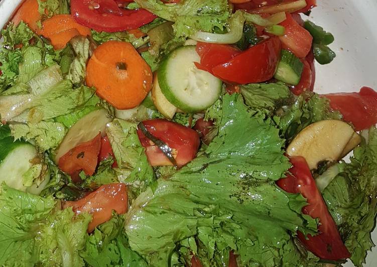 Healthy salad vinaigrette dressing