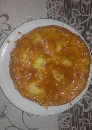 Gyümölcsös, karamellás palacsinta recept fotója