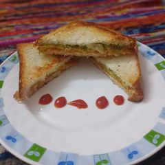 Burnt garlic avocado sandwich A picture of Burnt garlic avocado sandwich.
