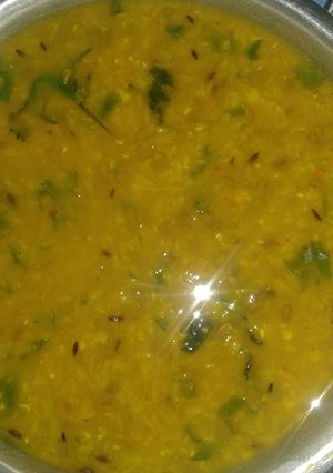 A picture of Moong masoor daal.
